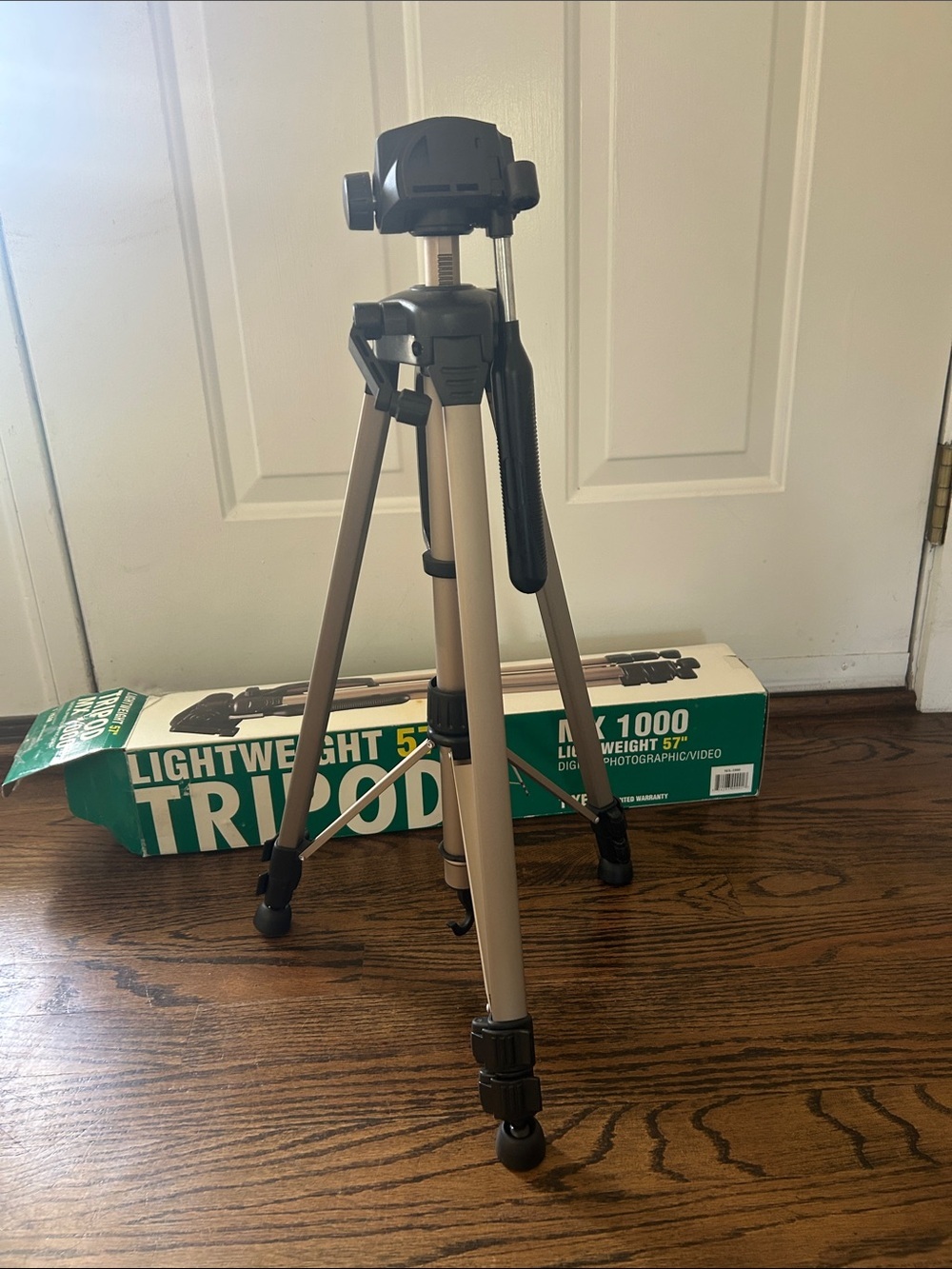 Lightweight Camera Tripod MX 1000 - Portable 57"